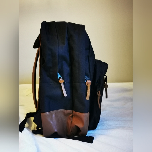 University Backpack - Picture 4 of 5